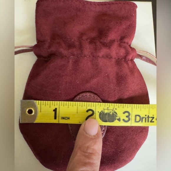 Vintage Must the Cartier Bordeaux
Suede/Leather Pouch - Picture 8 of 9